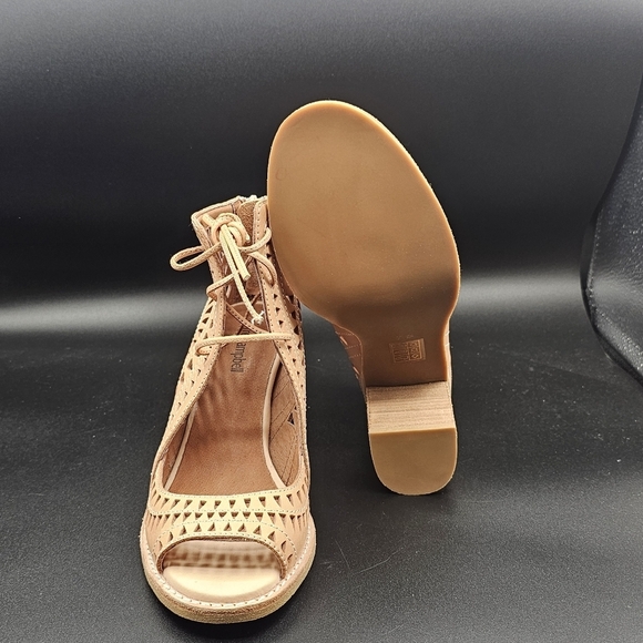 Jeffrey Campbell Cordillo Tan Cutout Lace-Up Heels - Picture 8 of 9